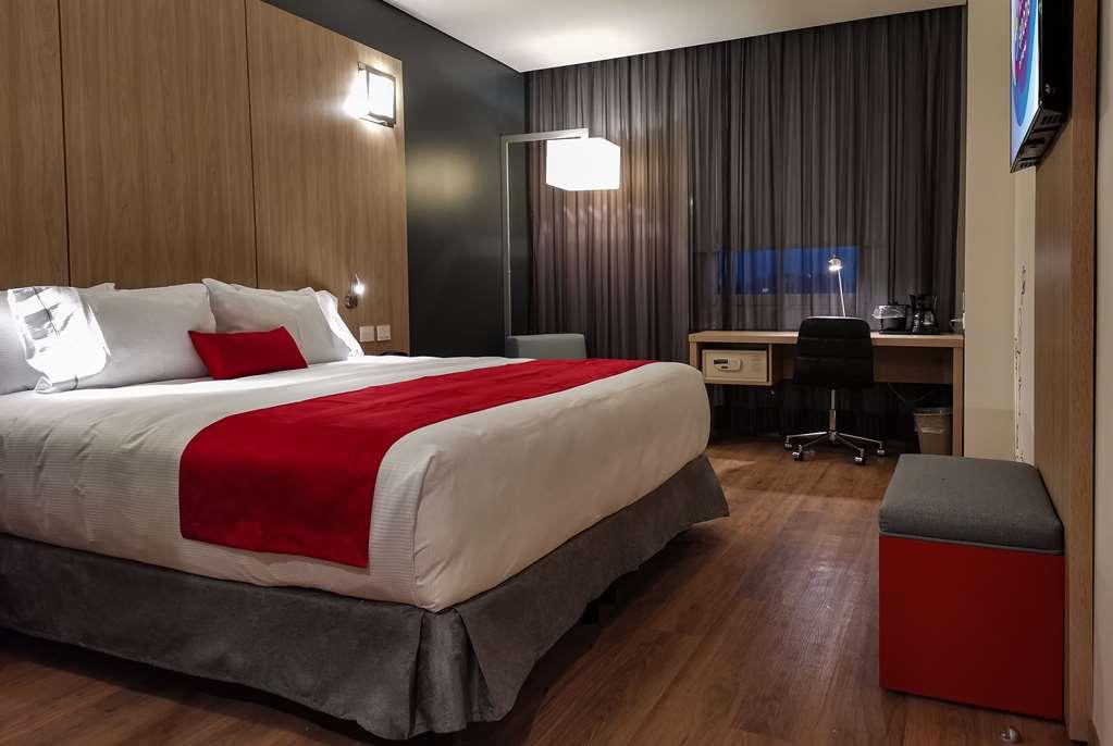 Ramada Encore By Wyndham Guadalajara Aeropuerto Las Pintas Quarto foto